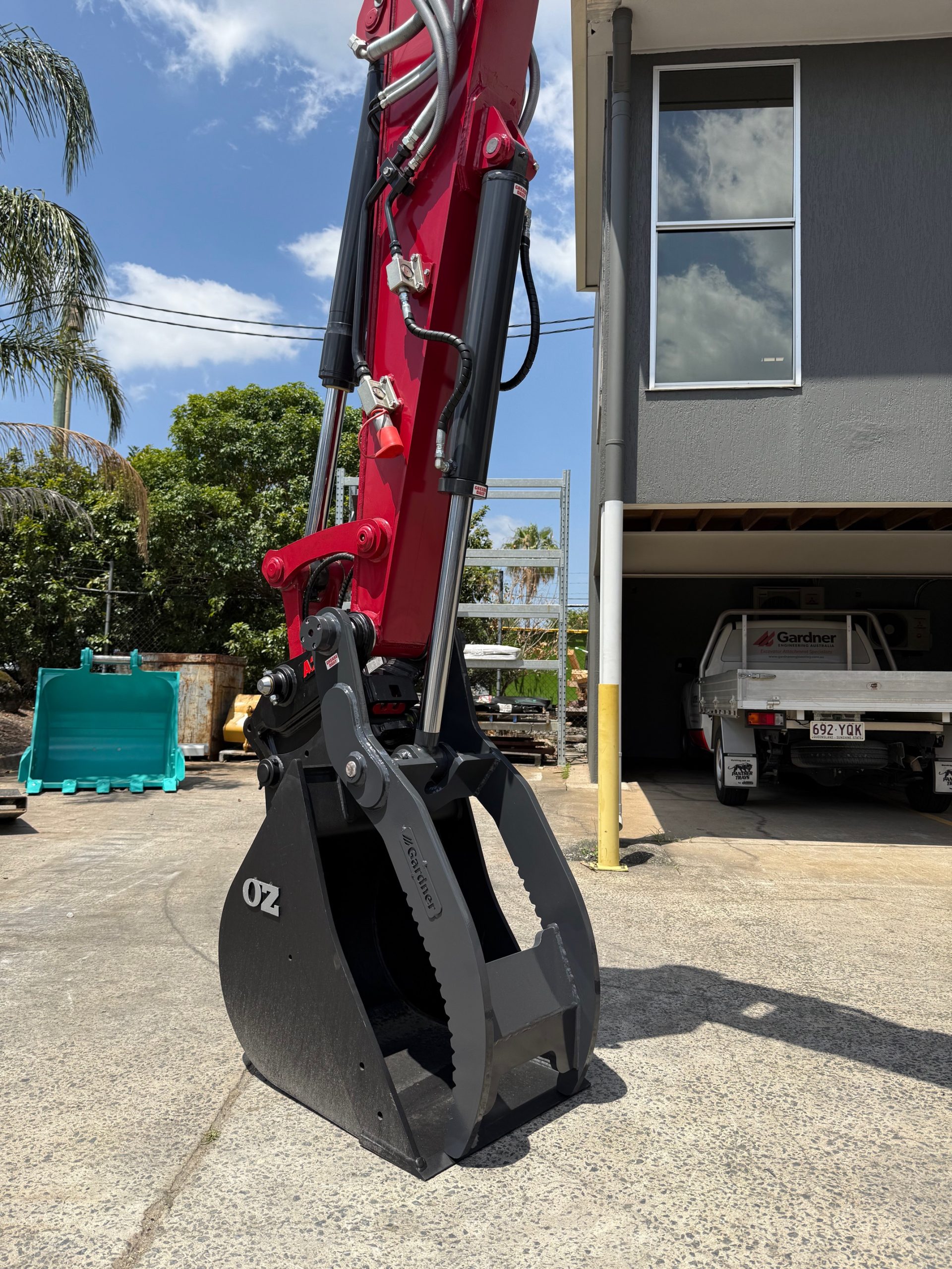 Hydraulic Thumb – Hitch Pivot Style - Image 12