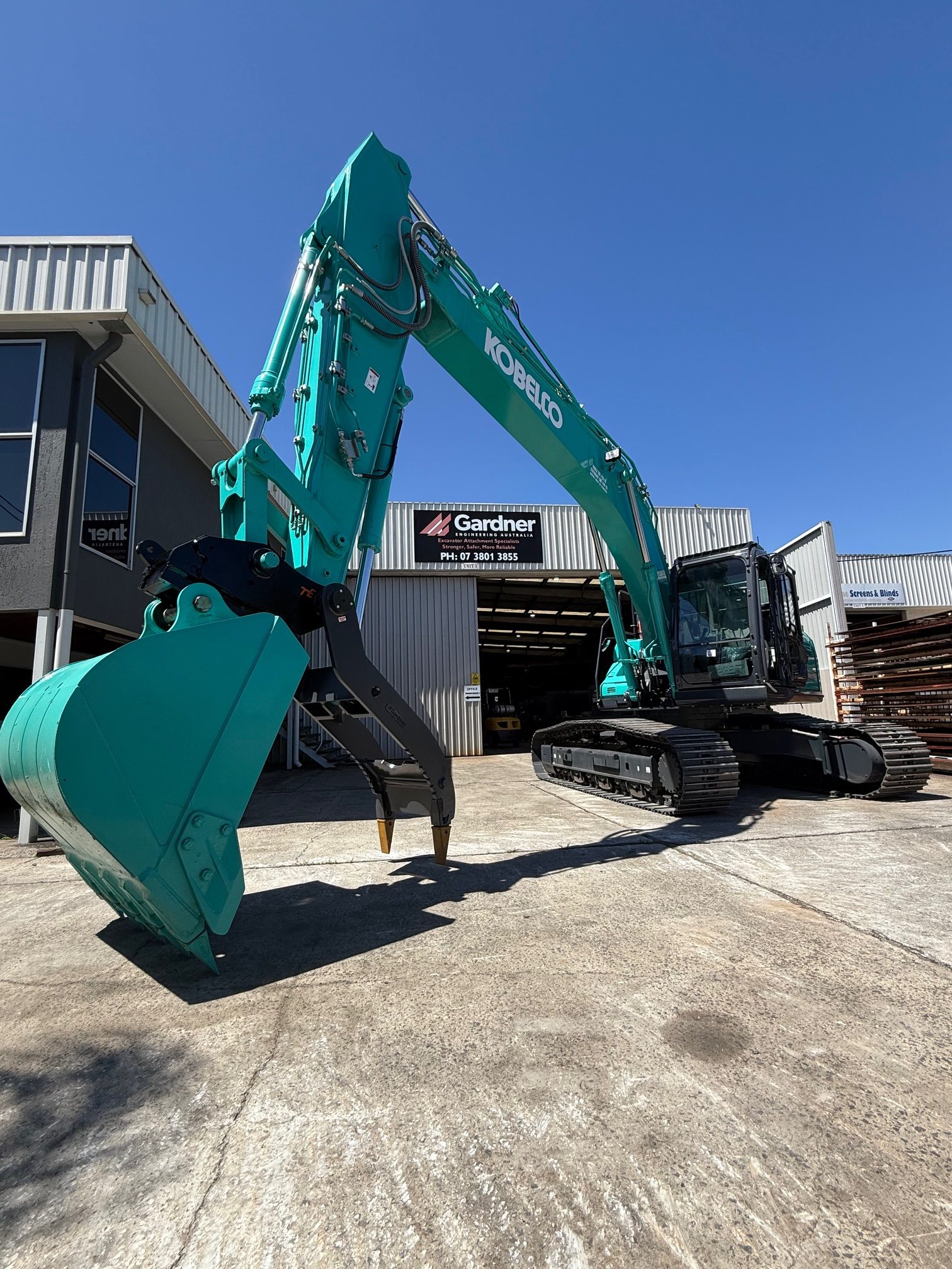 Hydraulic Thumb – Hitch Pivot Style - Image 13